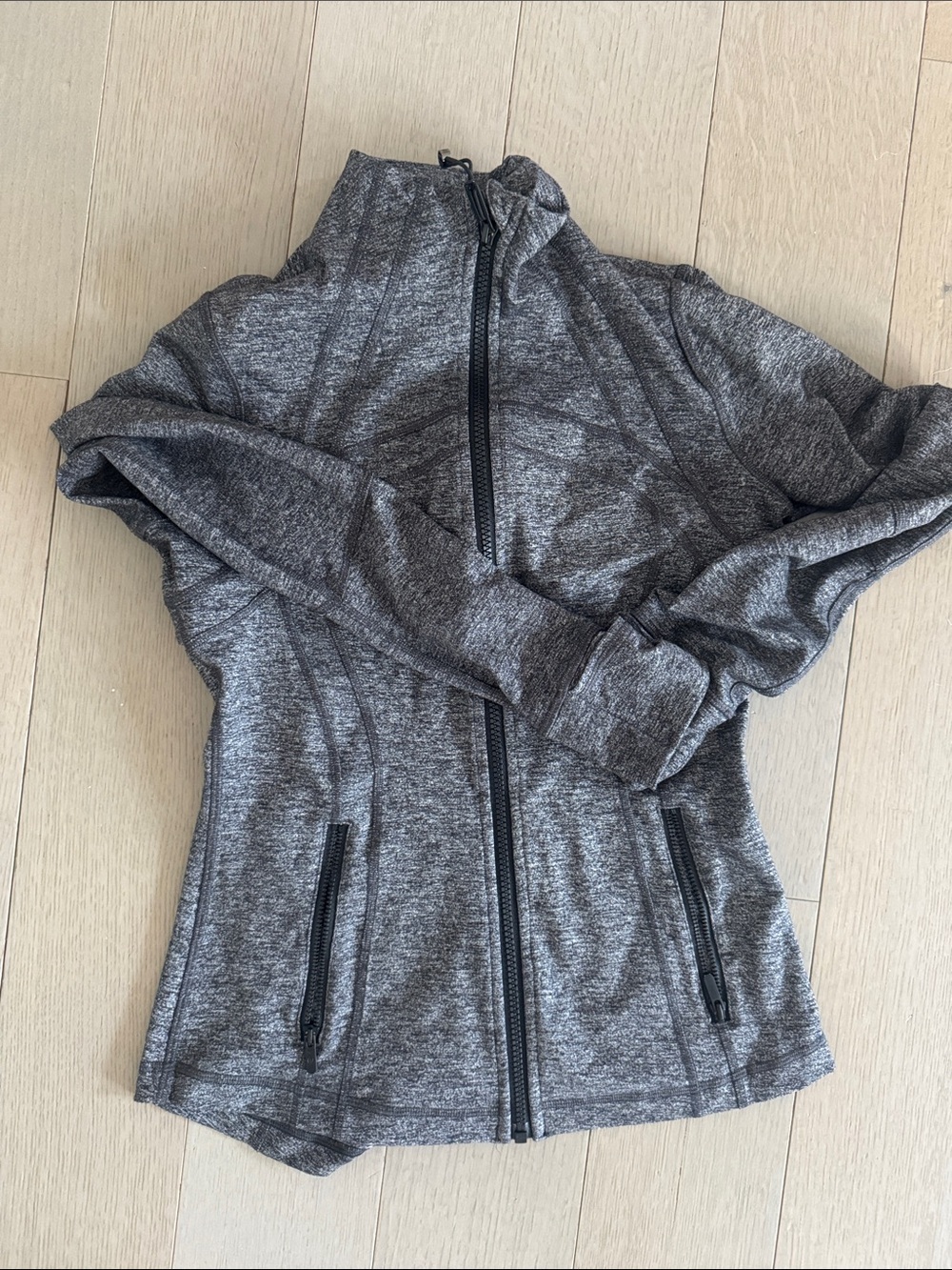 Lululemon define zip